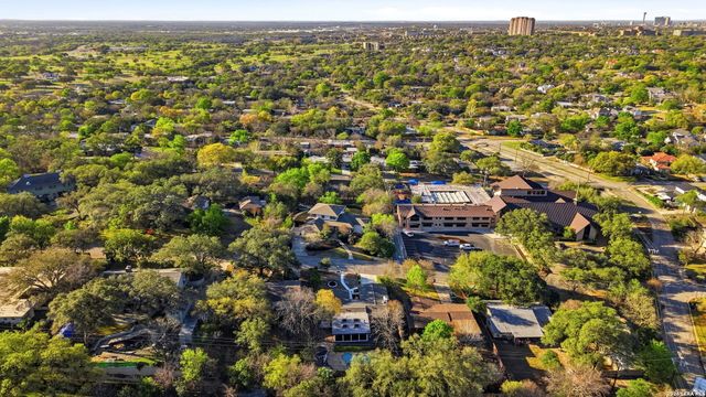 1311 wiltshire, Terrell Hills, TX 78209