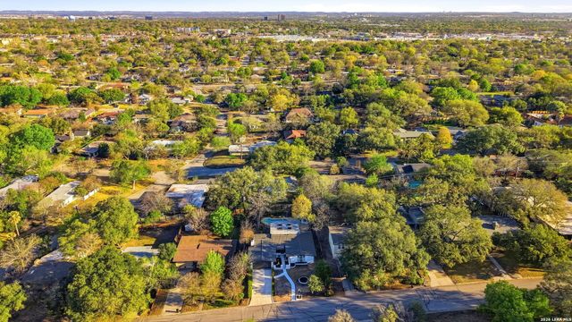 1311 wiltshire, Terrell Hills, TX 78209