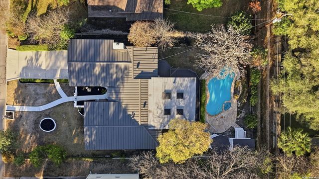 1311 wiltshire, Terrell Hills, TX 78209