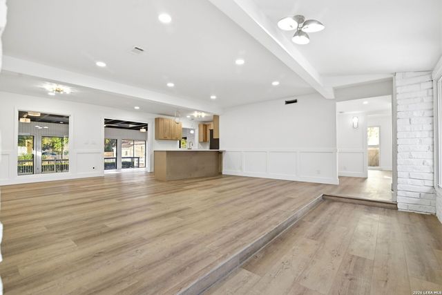 1311 wiltshire, Terrell Hills, TX 78209