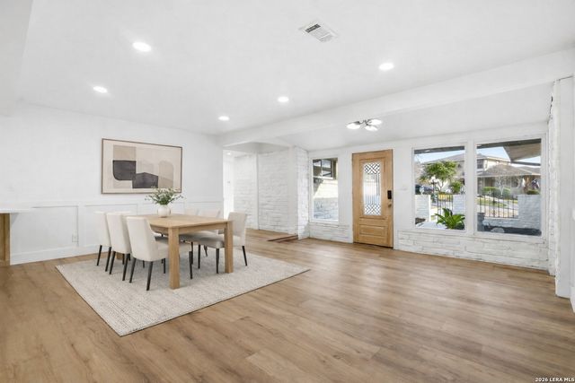 1311 wiltshire, Terrell Hills, TX 78209