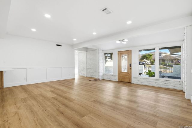 1311 wiltshire, Terrell Hills, TX 78209