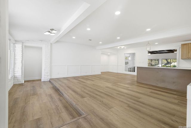 1311 wiltshire, Terrell Hills, TX 78209