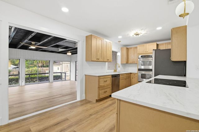 1311 wiltshire, Terrell Hills, TX 78209