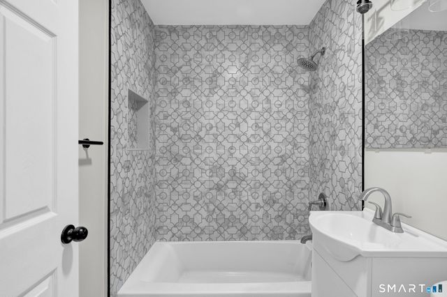 14 Denmore Lane, Old Saybrook, CT 06475