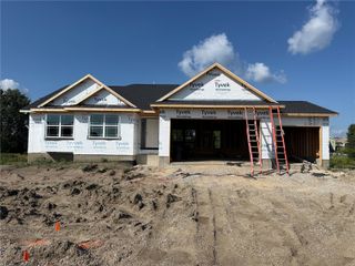 1724 Cloverleaf Court SW, Cedar Rapids, IA 52404