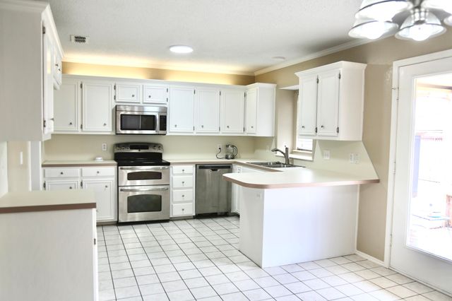 2705 85th Street, Lubbock, TX 79423