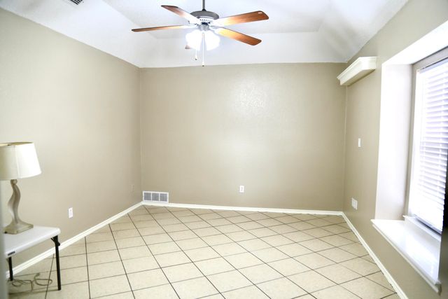 2705 85th Street, Lubbock, TX 79423