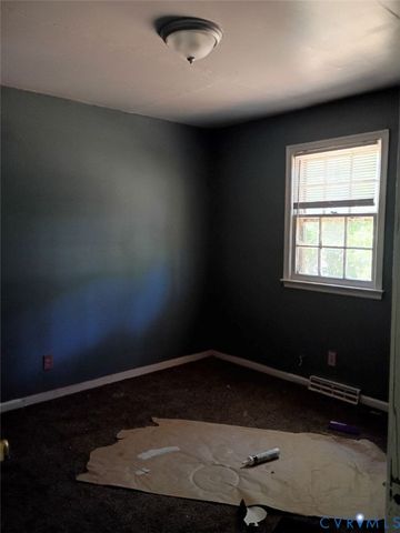 3257 Gordon Dr, Petersburg, VA 23805