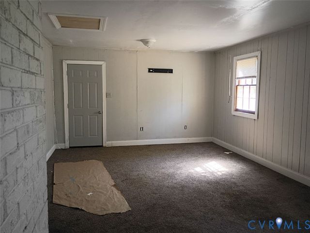 3257 Gordon Dr, Petersburg, VA 23805