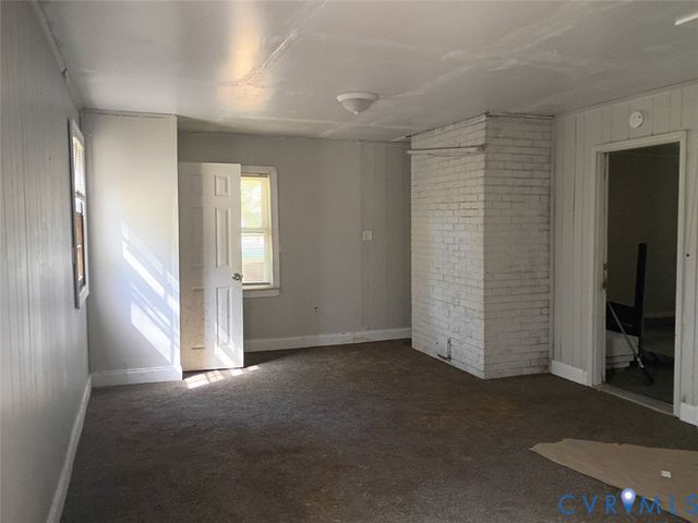 3257 Gordon Dr, Petersburg, VA 23805