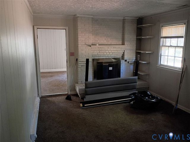 3257 Gordon Dr, Petersburg, VA 23805