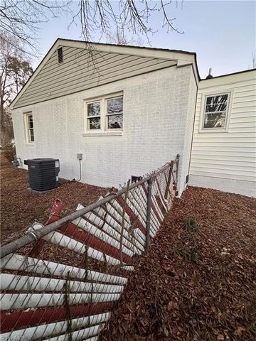 4015 Broadacres Drive, Greensboro, NC 27407