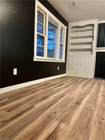 4015 Broadacres Drive, Greensboro, NC 27407