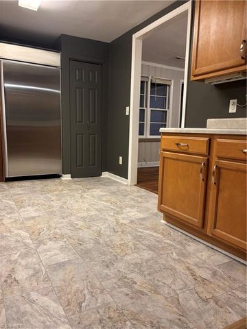 4015 Broadacres Drive, Greensboro, NC 27407