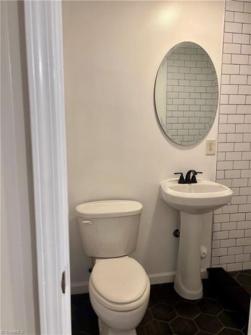 4015 Broadacres Drive, Greensboro, NC 27407