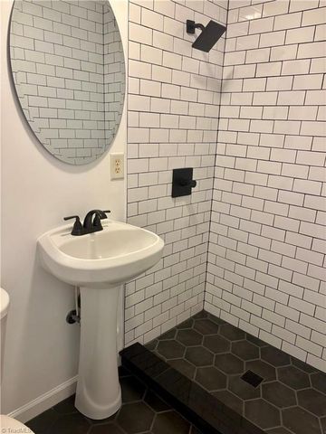 4015 Broadacres Drive, Greensboro, NC 27407