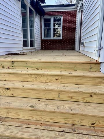 4015 Broadacres Drive, Greensboro, NC 27407