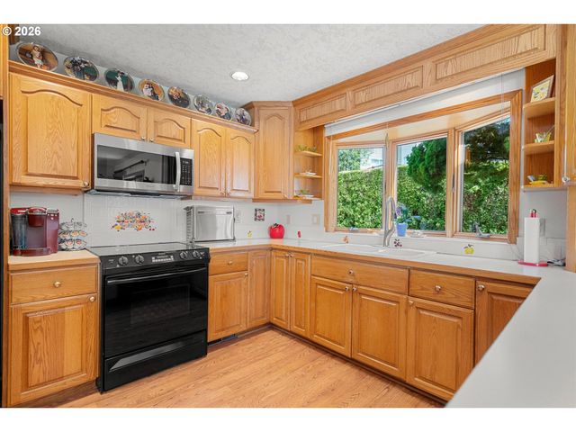 2308 Ne 46TH St, Vancouver, WA 98663