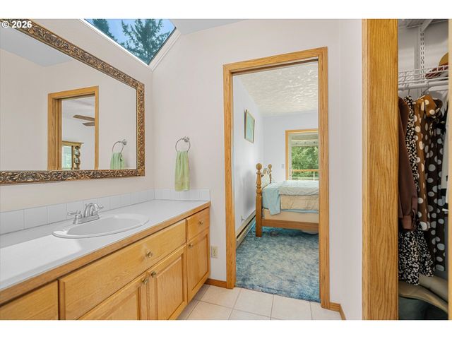 2308 Ne 46TH St, Vancouver, WA 98663