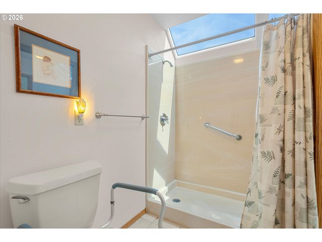 2308 Ne 46TH St, Vancouver, WA 98663