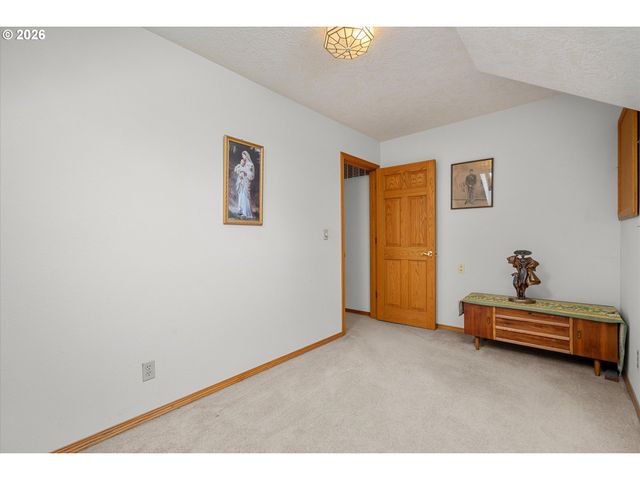 2308 Ne 46TH St, Vancouver, WA 98663