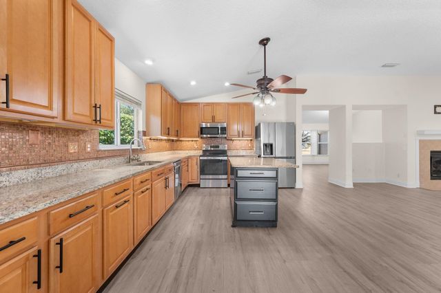 4105 Palmetto Bay Dr, Elkton, FL 32033