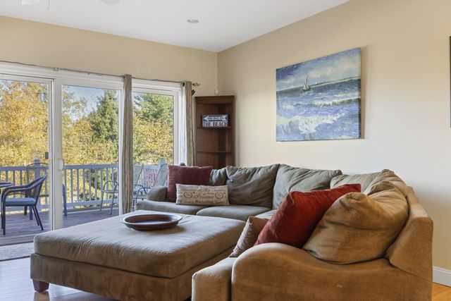 21 Diamond Point Lane 11, New Buffalo City, MI 49117