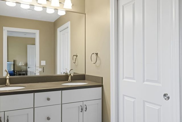 21 Diamond Point Lane 11, New Buffalo City, MI 49117