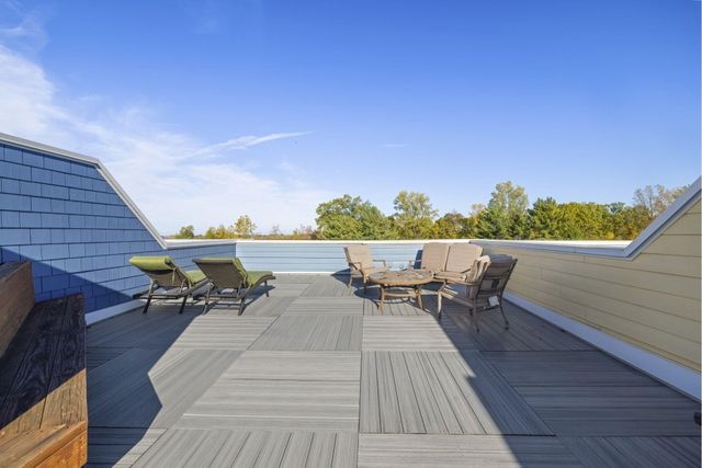 21 Diamond Point Lane 11, New Buffalo City, MI 49117