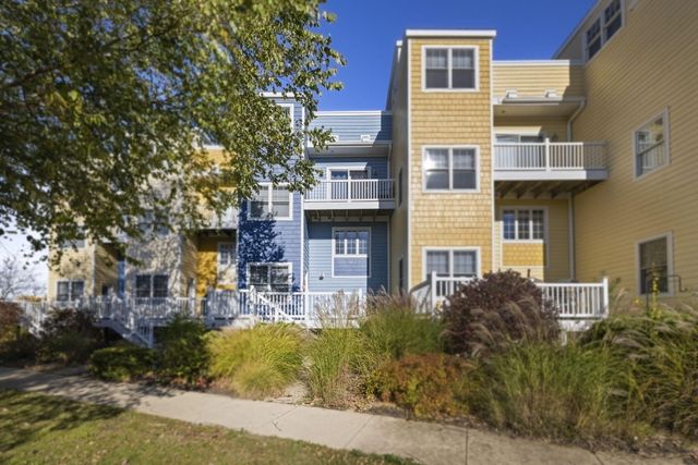 21 Diamond Point Lane 11, New Buffalo City, MI 49117