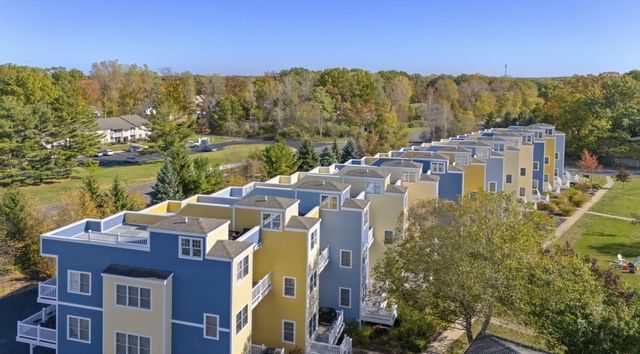 21 Diamond Point Lane 11, New Buffalo City, MI 49117