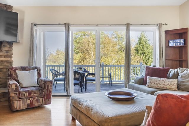 21 Diamond Point Lane 11, New Buffalo City, MI 49117