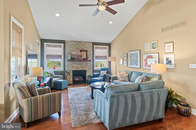 4646 LOGAN CT, Schwenksville, PA 19473