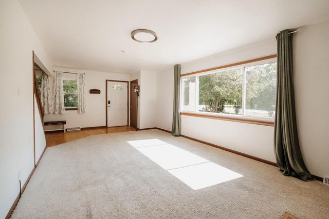 7609 N 51st BOULEVARD, Milwaukee, WI 53223