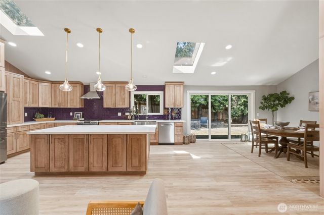 2823 182nd Avenue NE, Redmond, WA 98052