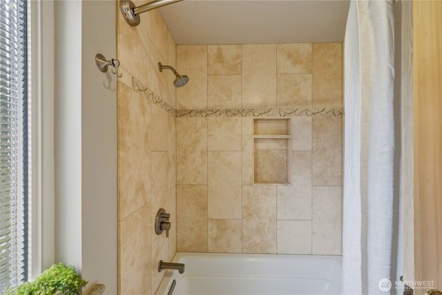 2823 182nd Avenue NE, Redmond, WA 98052