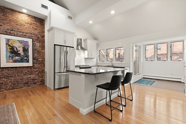 32 Temple Street 3, Boston, MA 02114