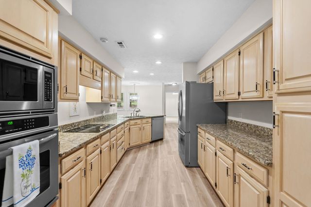 4015 River Hills Dr., Little River, SC 29566