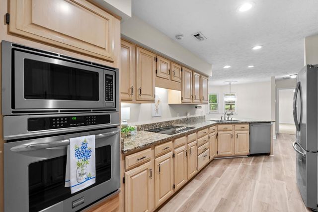4015 River Hills Dr., Little River, SC 29566