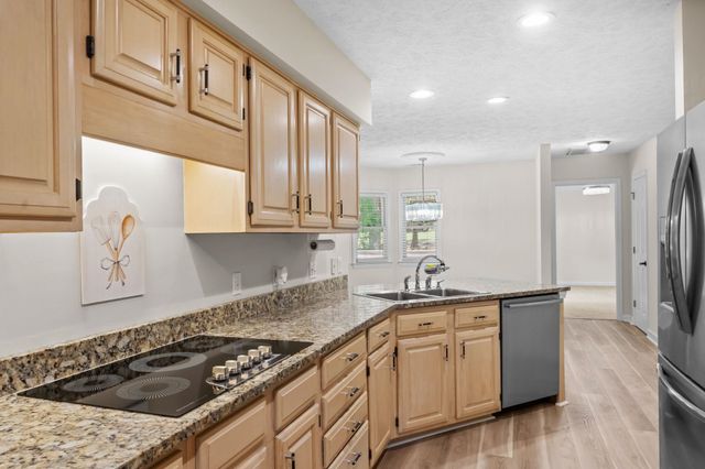 4015 River Hills Dr., Little River, SC 29566