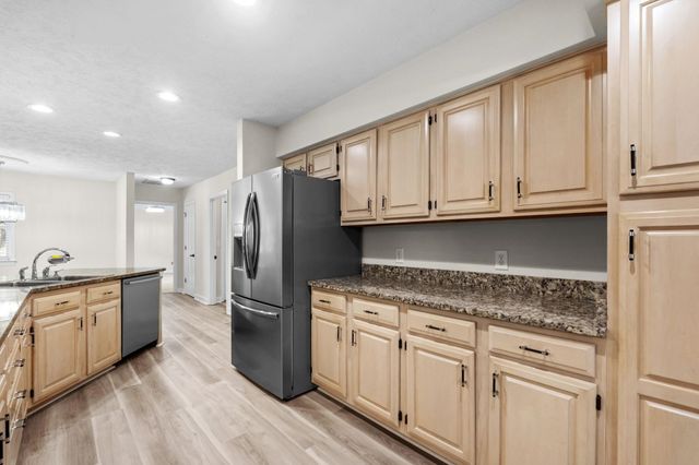 4015 River Hills Dr., Little River, SC 29566