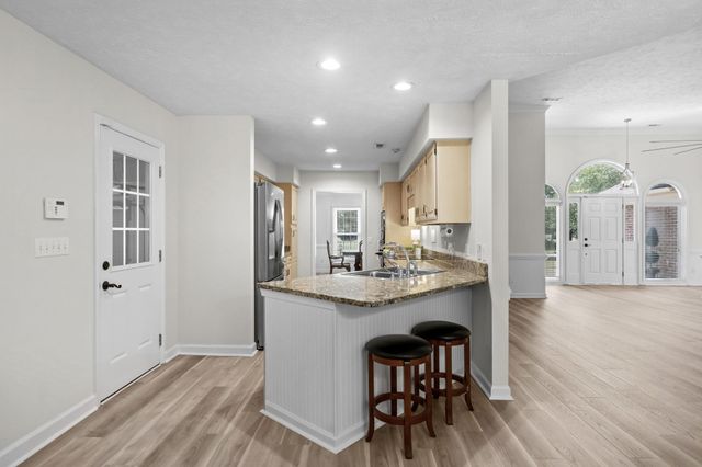 4015 River Hills Dr., Little River, SC 29566