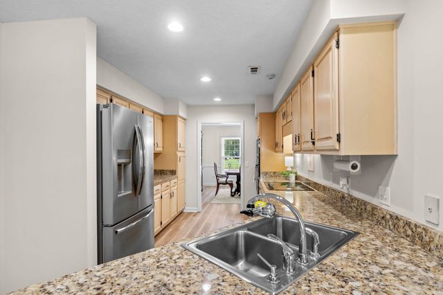 4015 River Hills Dr., Little River, SC 29566