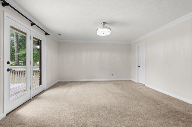 4015 River Hills Dr., Little River, SC 29566