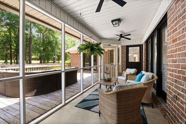 4015 River Hills Dr., Little River, SC 29566
