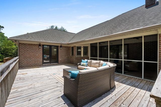 4015 River Hills Dr., Little River, SC 29566