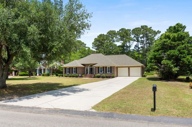 4015 River Hills Dr., Little River, SC 29566