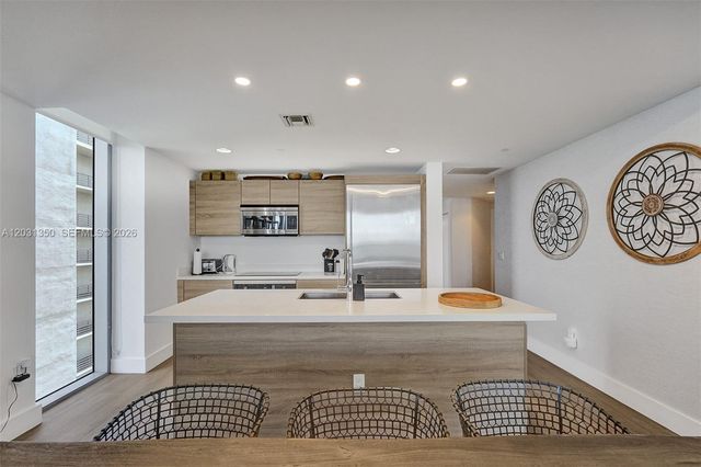 16385 Biscayne Blvd 3107, North Miami Beach, FL 33160
