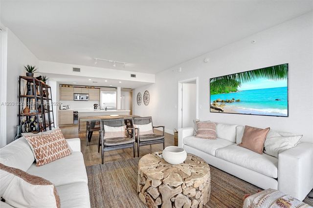 16385 Biscayne Blvd 3107, North Miami Beach, FL 33160